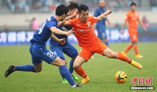 意大利压哨绝杀捷克，成功挺进下一轮比赛