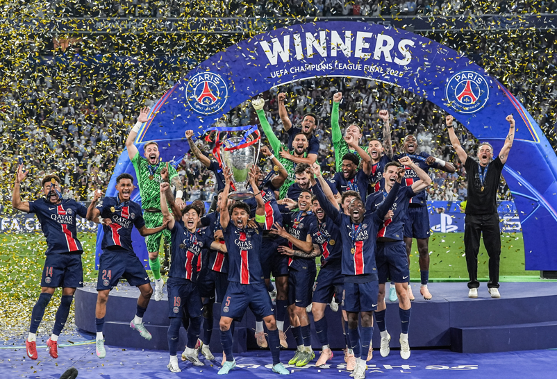 曼城险胜挪威，阿什拉夫点燃赛场