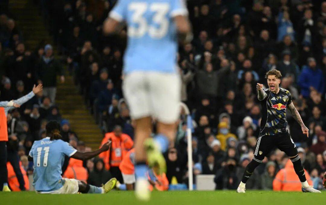 曼城险胜挪威，阿什拉夫点燃赛场