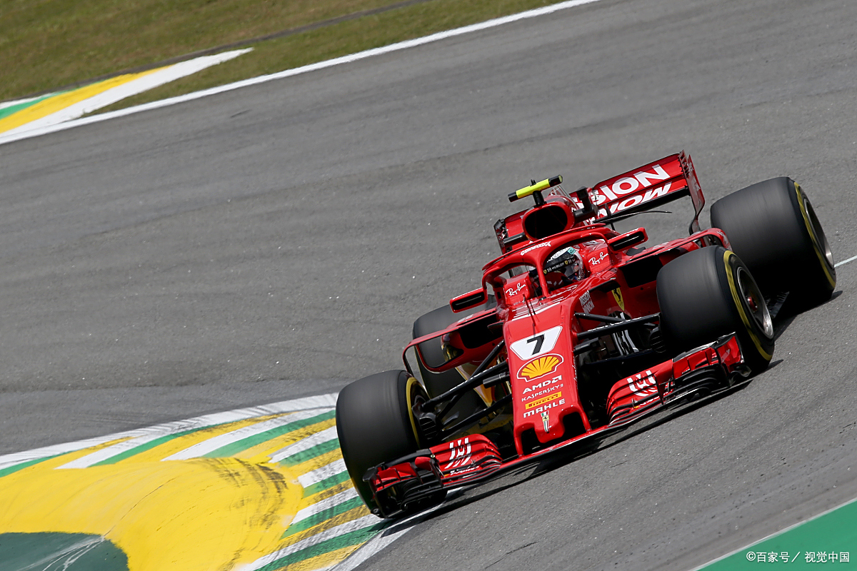 阿斯顿马丁力克红牛二队，汉密尔顿点燃赛场