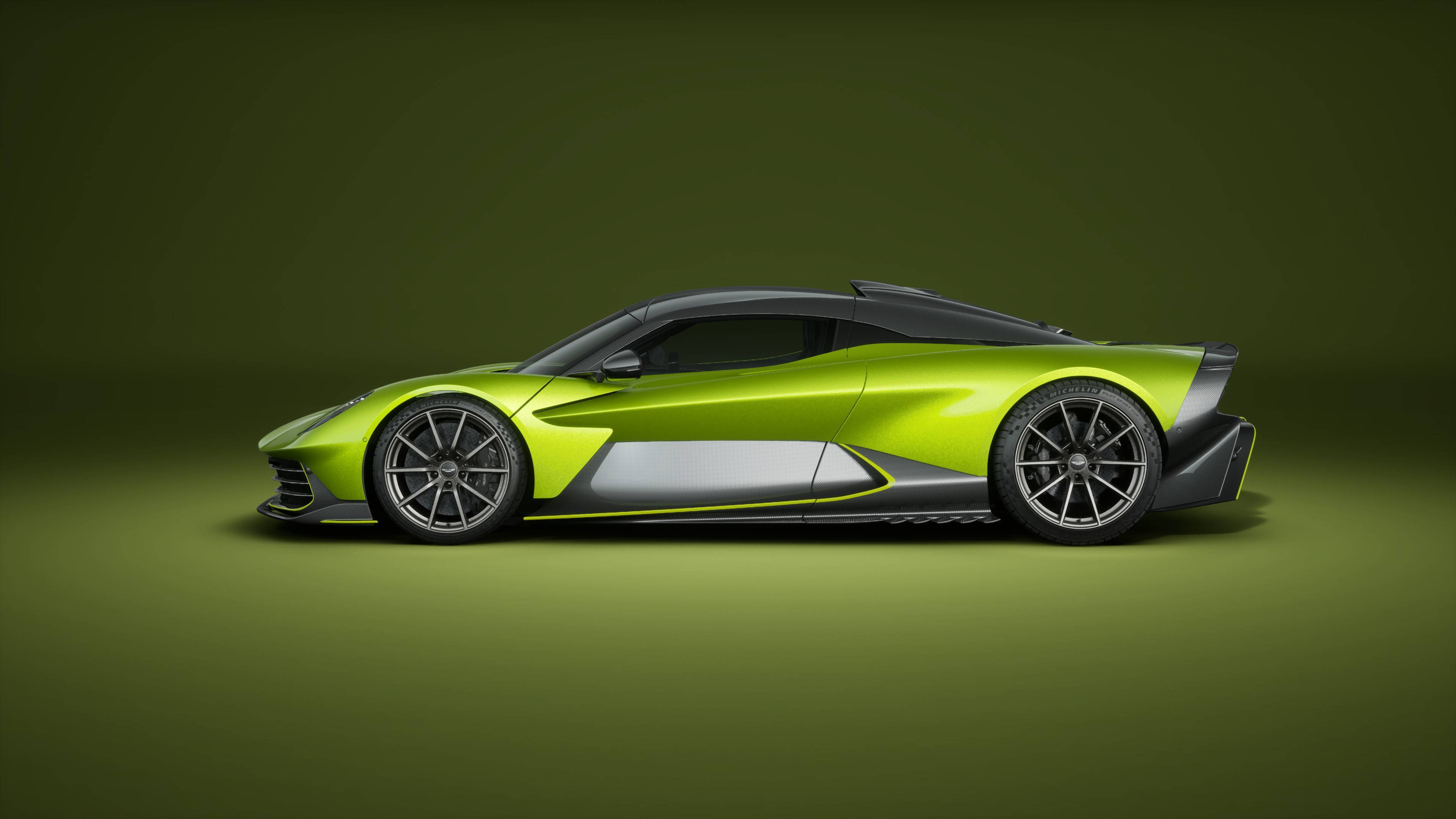 阿斯顿马丁力克红牛二队，汉密尔顿点燃赛场