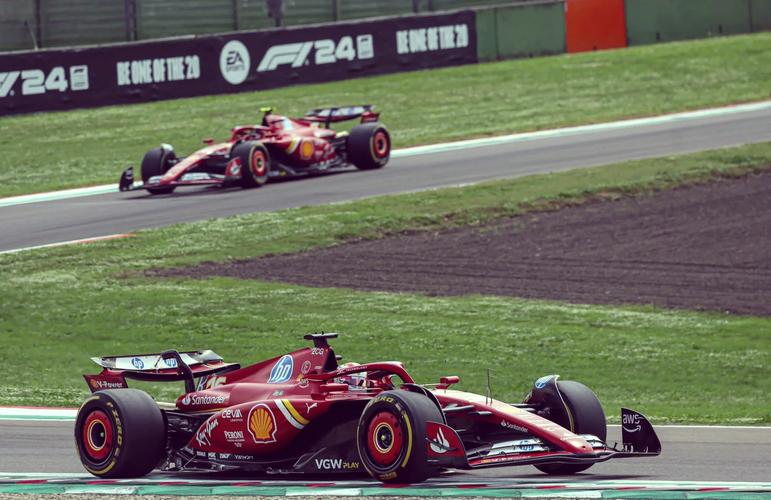 威廉姆斯碾压法拉利，皮亚斯特里点燃赛场