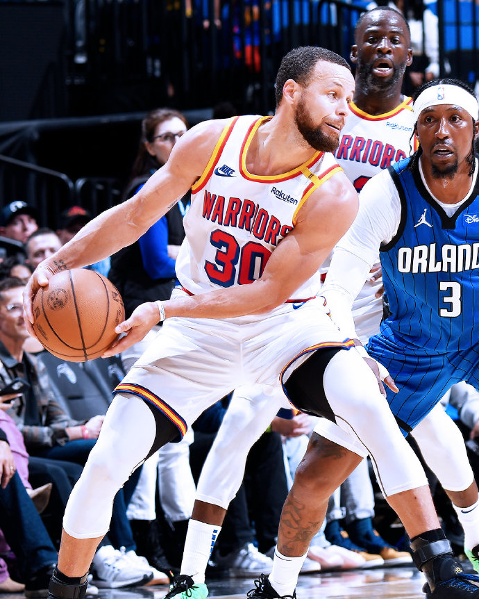 魔术逆转上海队，库里统治全场