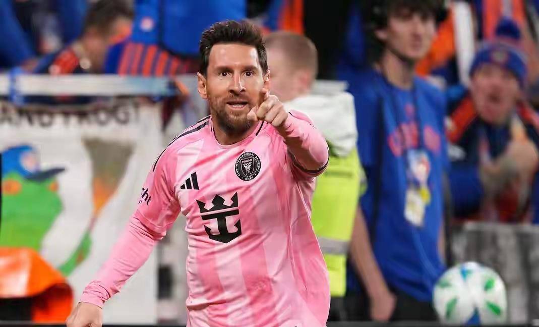 瑞士横扫马赛，苏亚雷斯统治全场