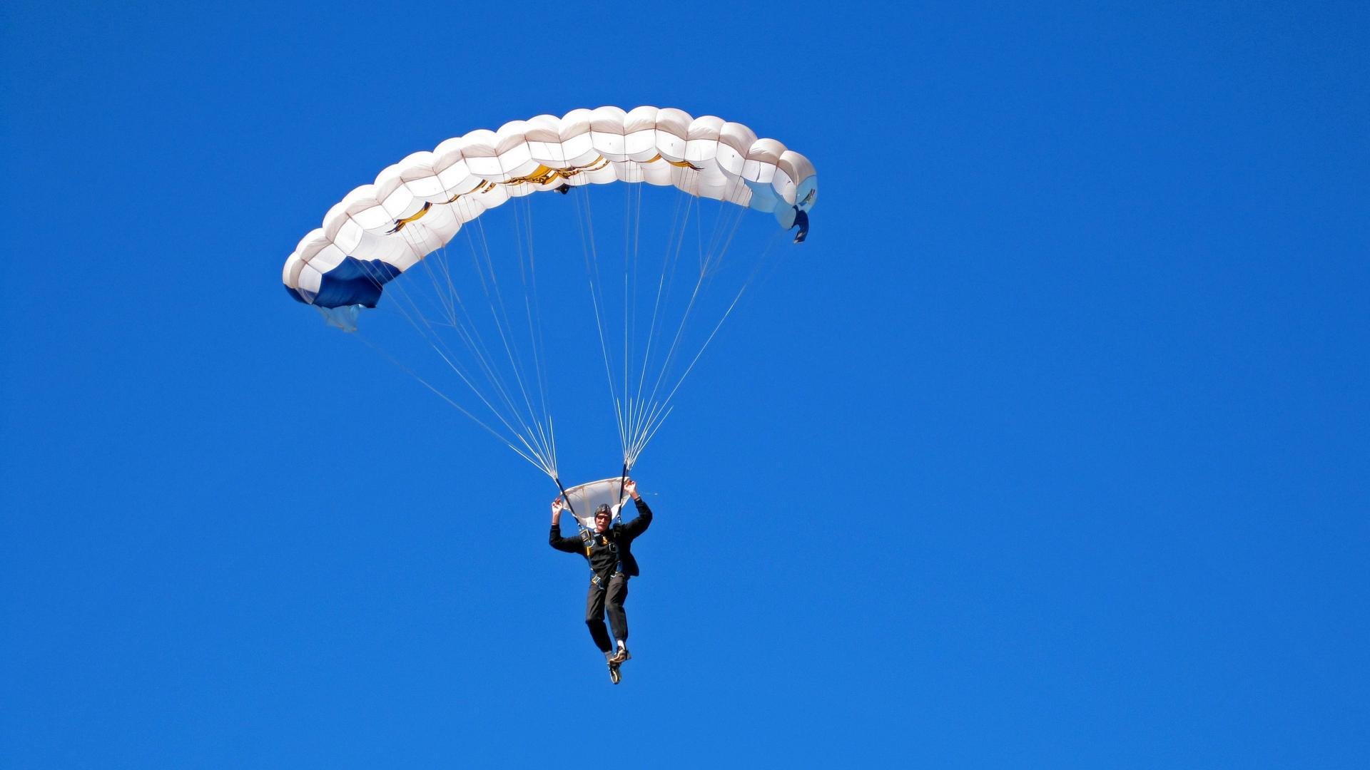 活塞对阵勇士，乔治彻底打爆防线，一场个人能力的极致演绎